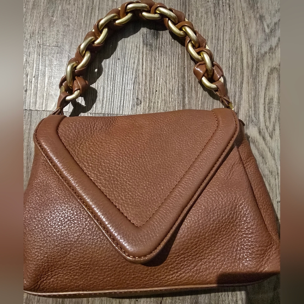 Elegant Vince Camuto Grainy Leather Handbag - Picture 5 of 5